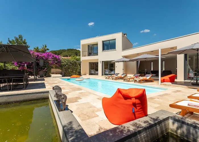 ゲストハウス La Monarque (adults Only) 5*