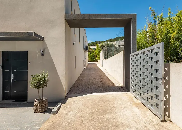 ゲストハウス La Monarque (adults Only) 5*