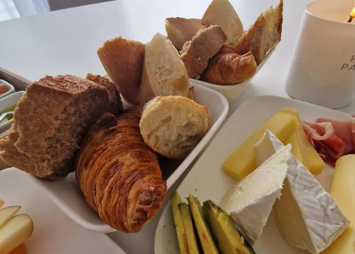 ゲストハウス La Monarque (adults Only)