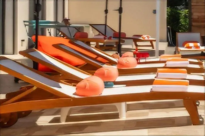 La Monarque (adults Only) アグド