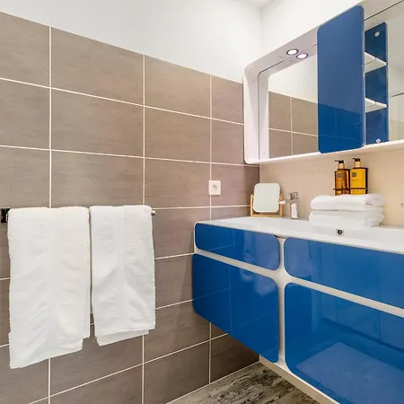 La Monarque (adults Only) 阿格德