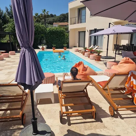 La Monarque (adults Only) آجد