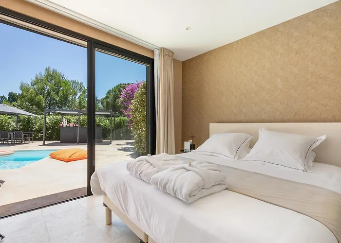 게스트하우스 La Monarque (adults Only)