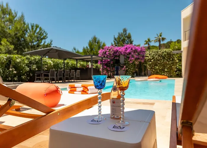 La Monarque (adults Only) 아그